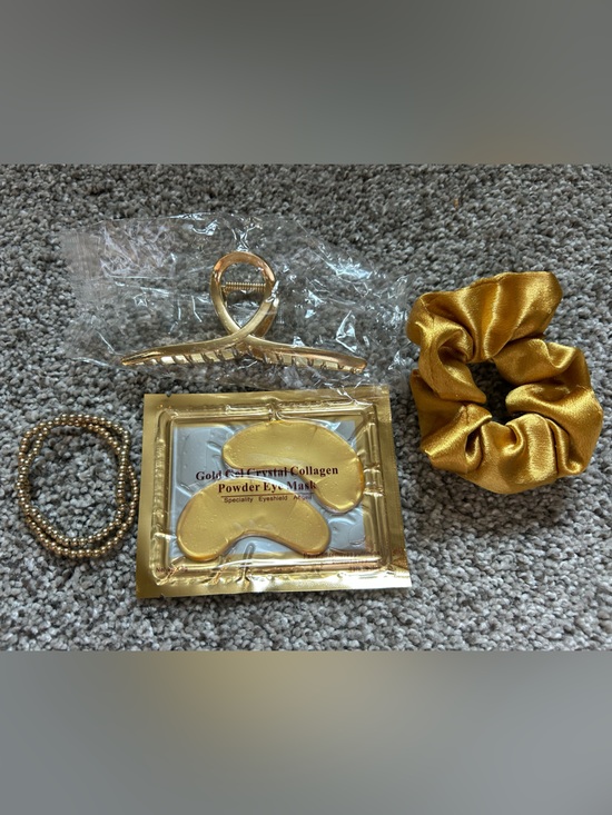Ulta Beauty Jewelry - Gold Hair Clip, Scrunchie, Beaded Bracelet & Gold Eye Patches